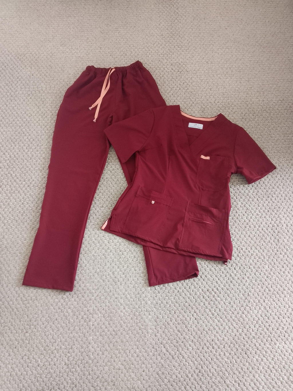 Uniforme Dama Burdeo