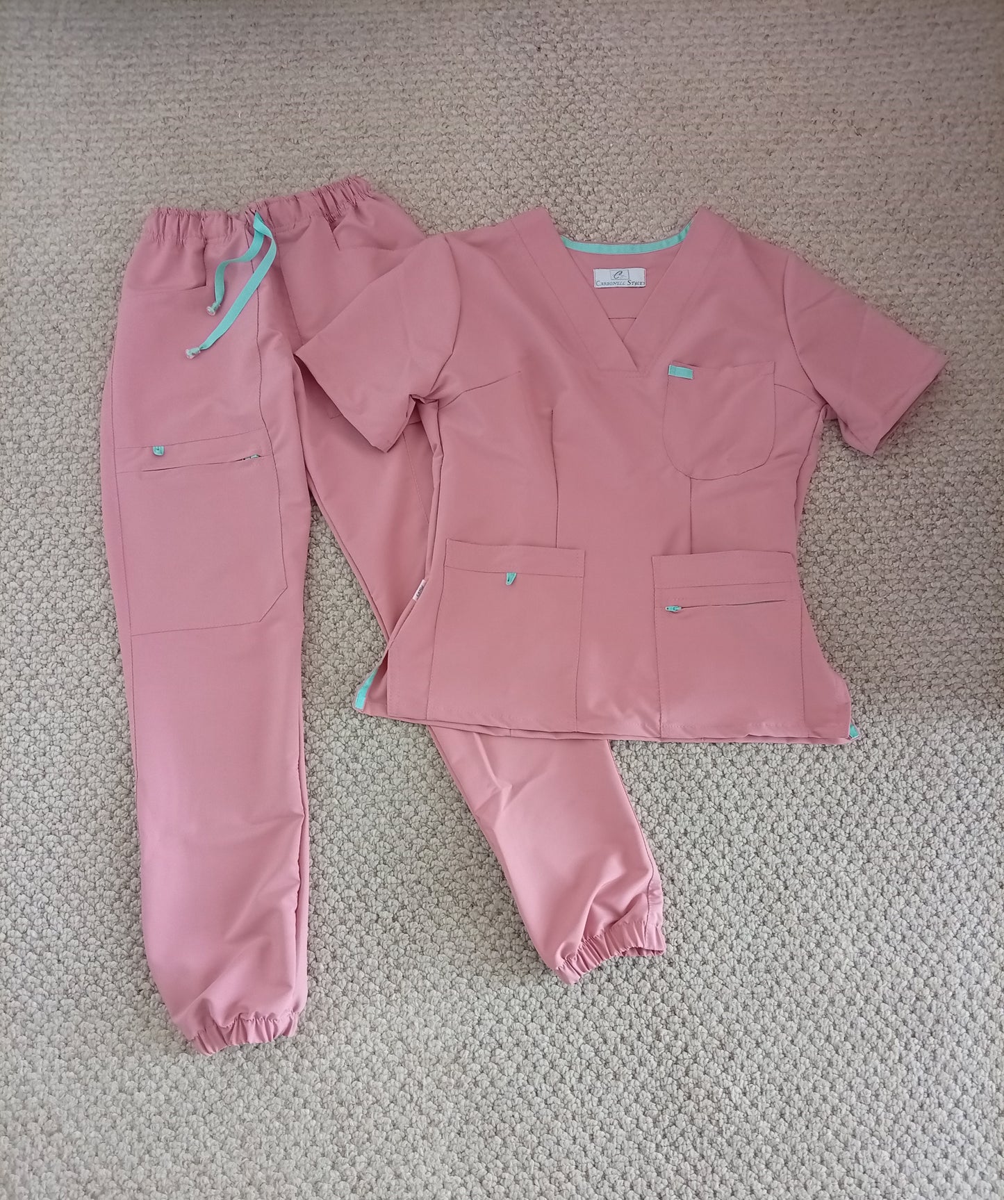 Uniforme dama palo rosa jogger