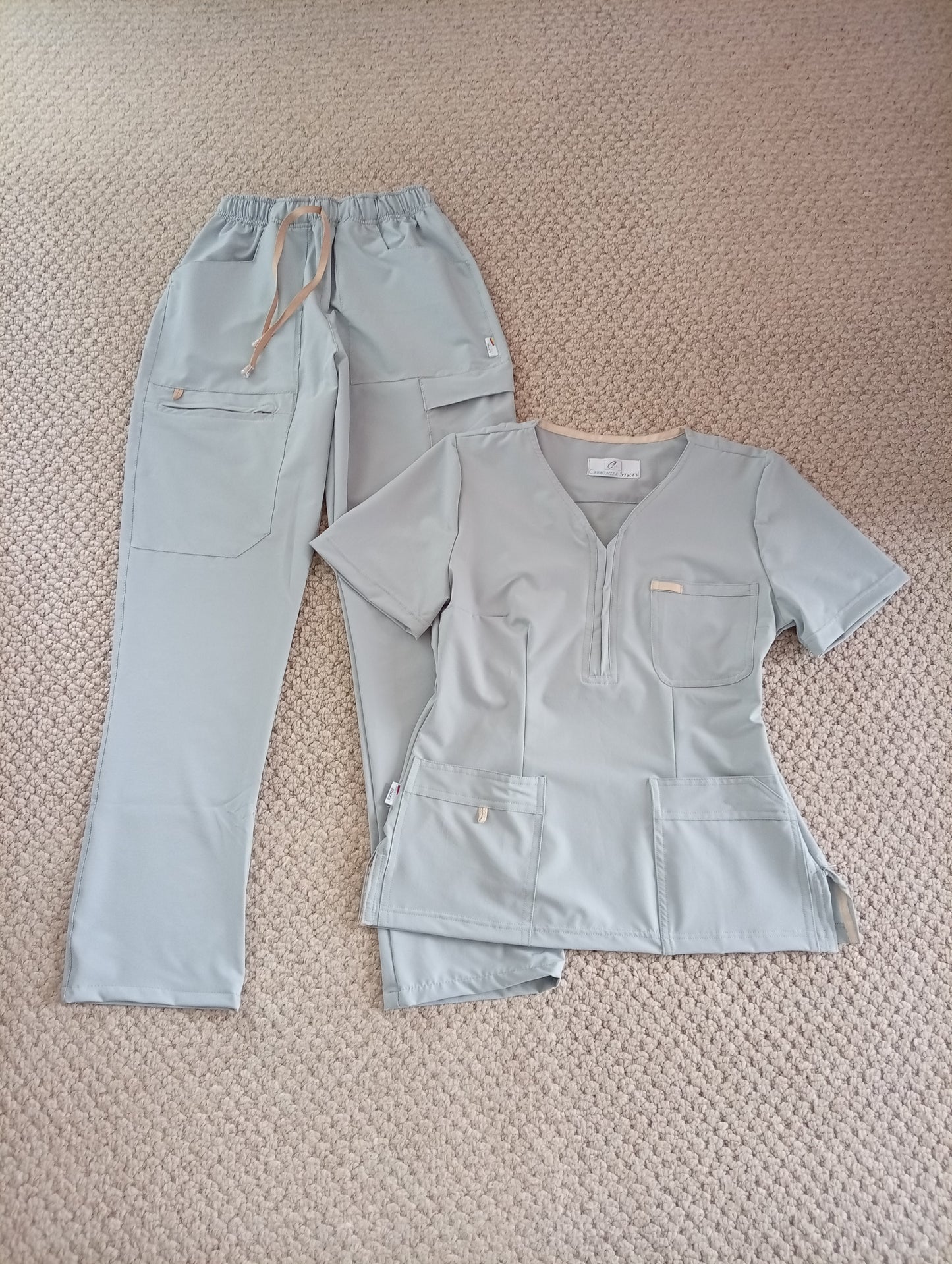 Uniforme Dama Gris Perla