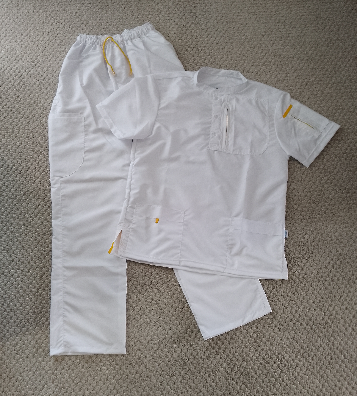 Uniforme Varón 1038 Blanco + Amarillo