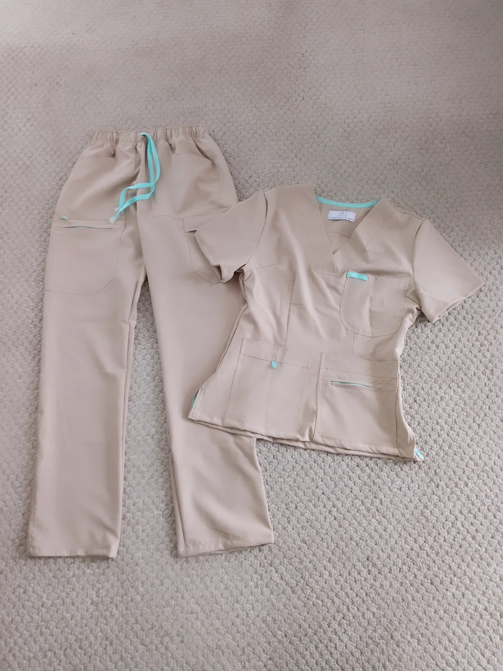 Uniforme Dama Beige