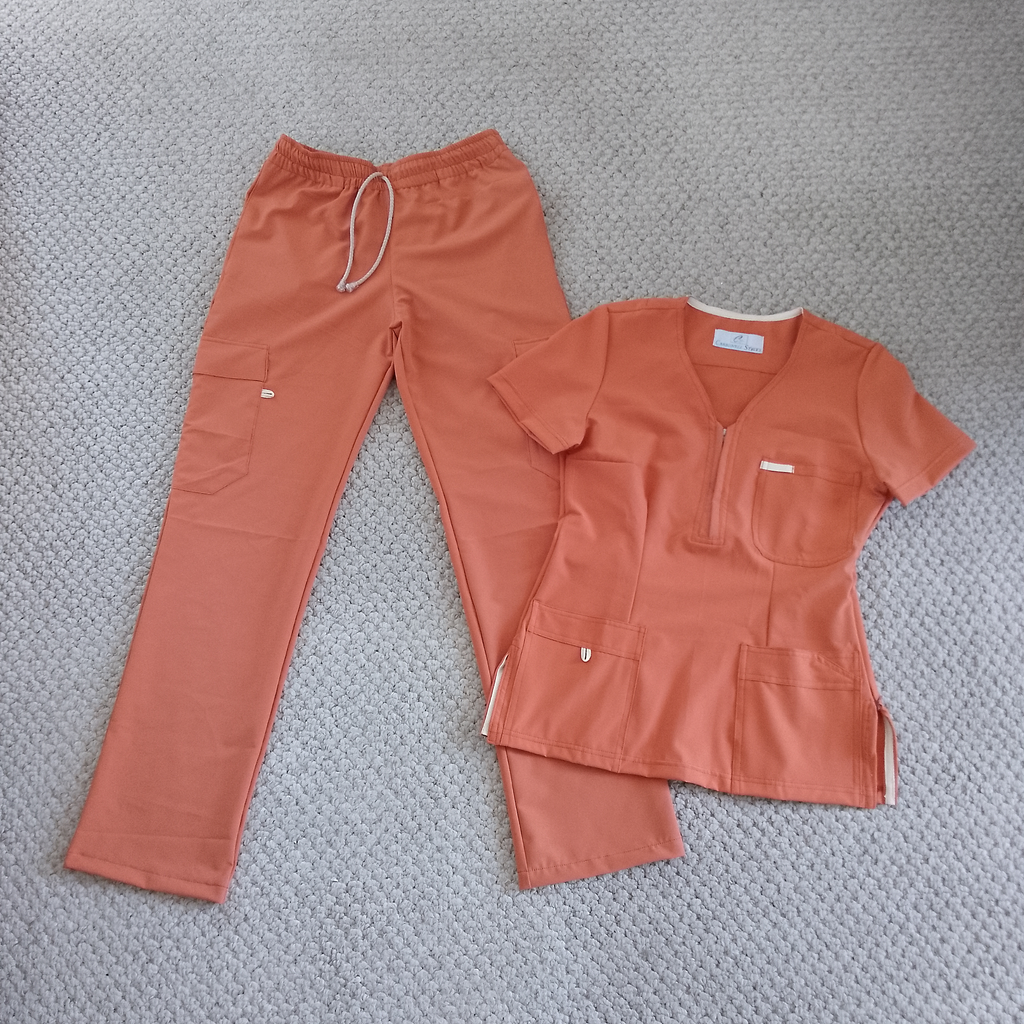 Uniforme Dama Canela