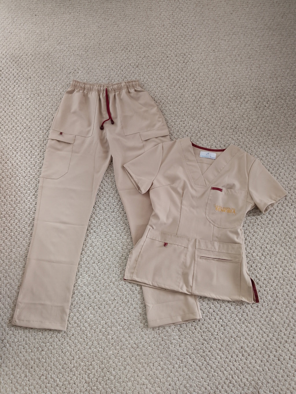 Uniforme Dama Beige