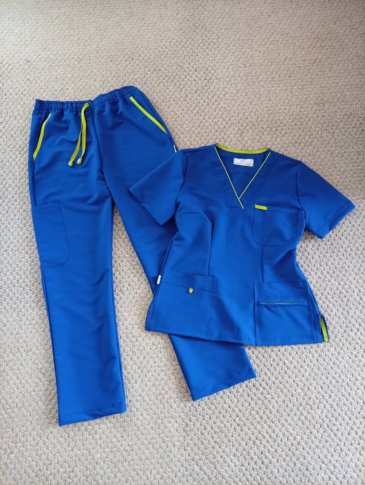 Uniforme dama Azul Rey
